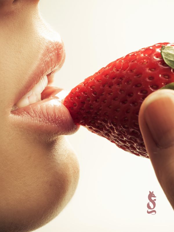 Cosmética erótica aceites de masaje y velas aromáticas sensuales
